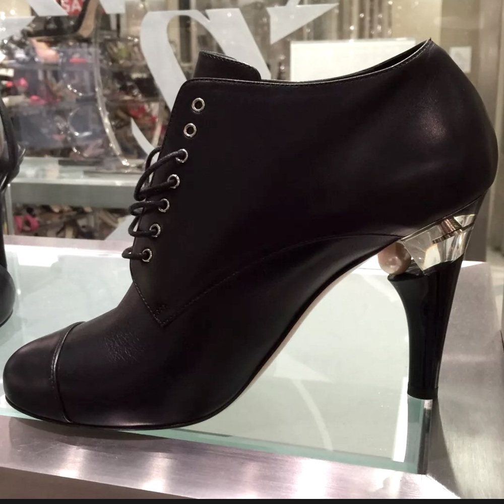 Chanel laceup booties leather pearl-heel black 39